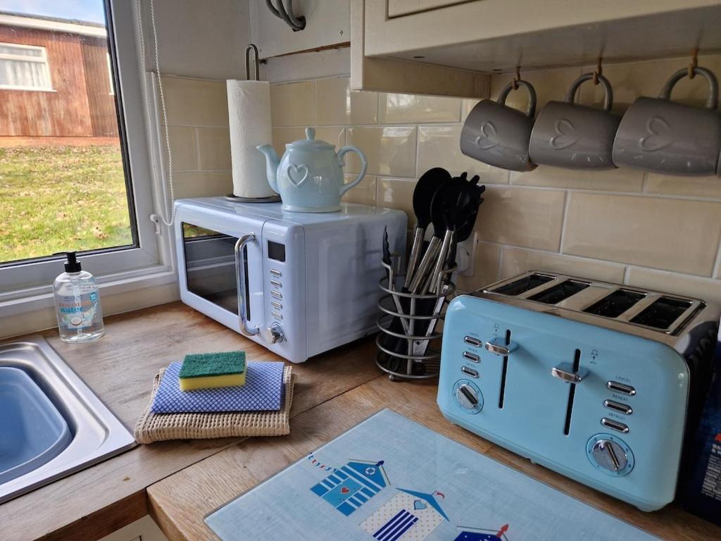 Caldon Holiday Chalet Sleeps 4 In Dartmouth Wifi Electric Inc Pet Friendly 外观 照片